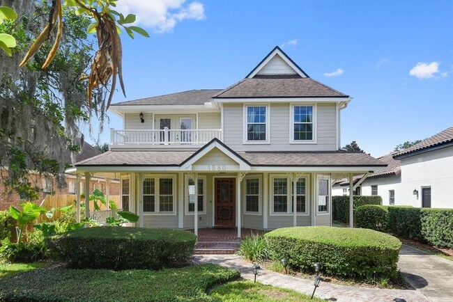 property at 1580 Oakhurst Ave