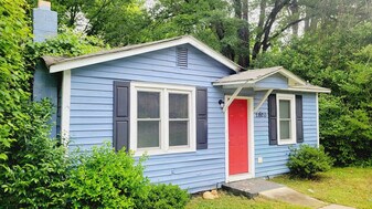 Room in House on Celia Ave in Charlotte, NC - Building Photo