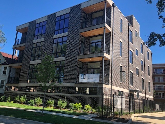 1385 Brown St in Des Plaines, IL - Building Photo - Building Photo
