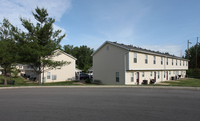 Walnut Creek Townhomes in Columbus, OH - Building Photo - Building Photo