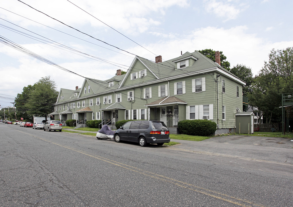 The Grant Street Complex in Framingham, MA - Building Photo