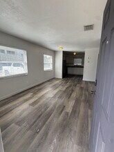 1711 W Carmen St in Tampa, FL - Foto de edificio - Building Photo