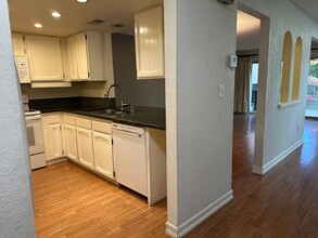 1911 Bechelli Ln in Redding, CA - Building Photo - Building Photo
