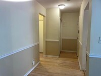 22 Lawrence Dr in White Plains, NY - Building Photo - Building Photo