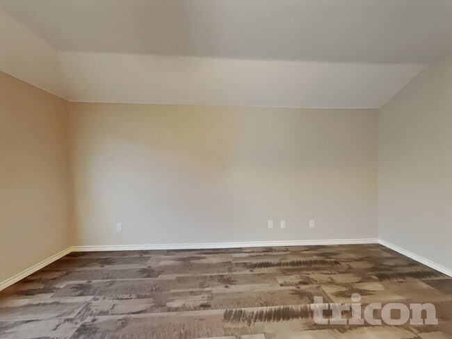 657 Bassett Hall Rd in Royse City, TX - Foto de edificio - Building Photo