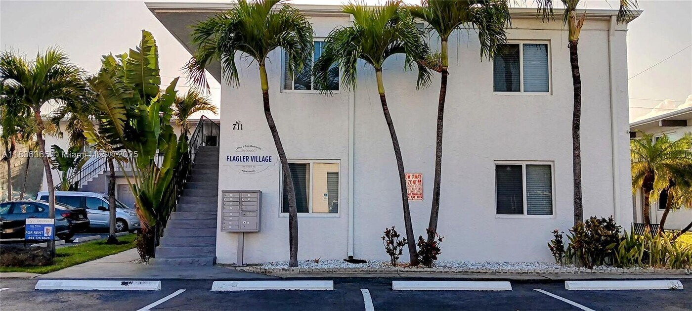 711 NE 2nd Ave in Fort Lauderdale, FL - Building Photo