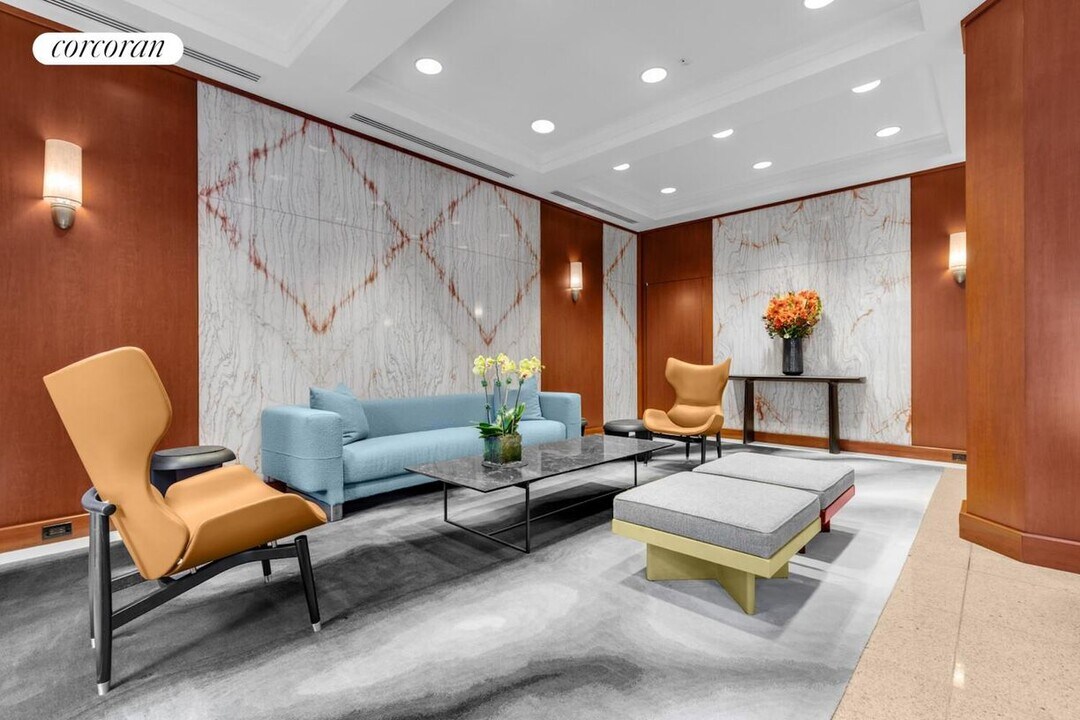 305 E 63rd St in New York, NY - Building Photo