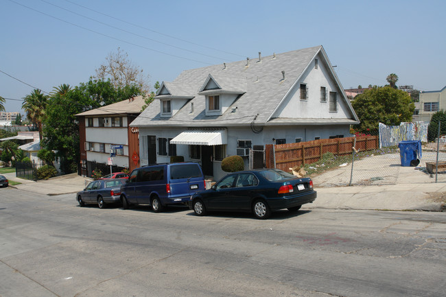 2413 W 4th St in Los Angeles, CA - Building Photo - Building Photo