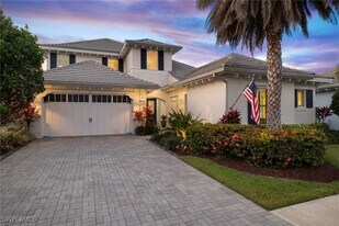 4926 Andros Dr in Naples, FL - Building Photo
