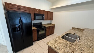 705 Nicholas Pkwy W in Cape Coral, FL - Building Photo - Building Photo