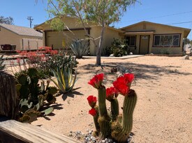 6186 Chia Ave in Twentynine Palms, CA - Building Photo