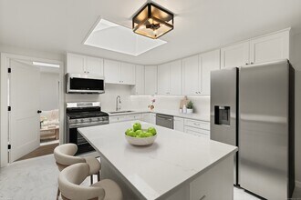 48 Meyer Pl in Greenwich, CT - Foto de edificio - Building Photo