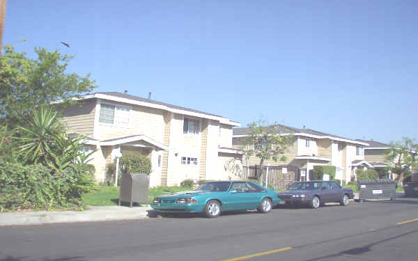 Sultana Town Homes in Temple City, CA - Building Photo