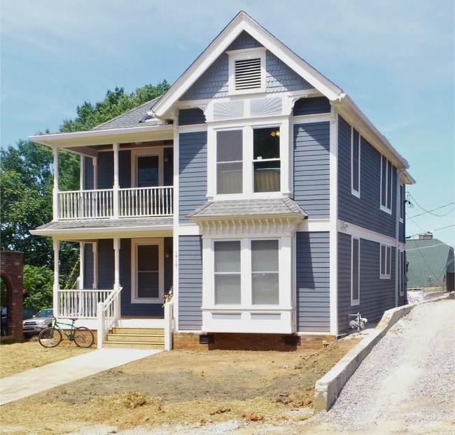 property at 1717 Laurel Ave
