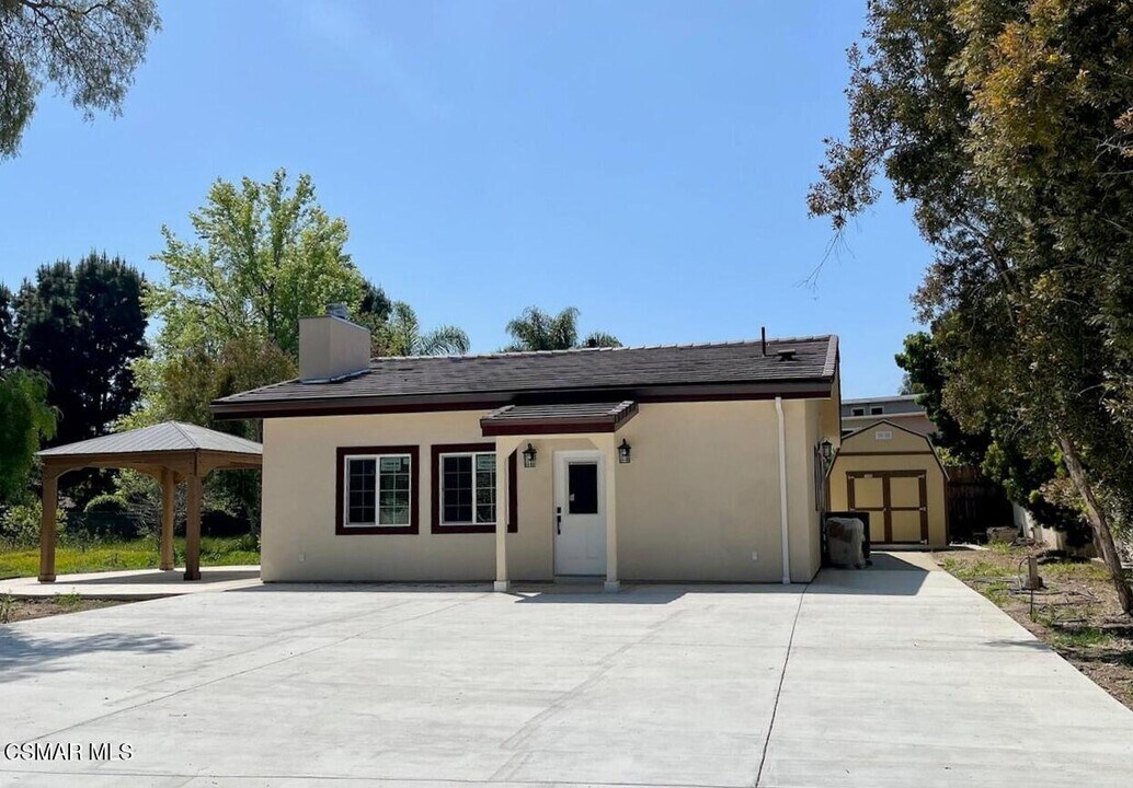 619 Crestview Ave in Camarillo, CA - Building Photo