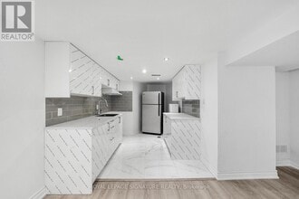 17 Pleasant Ave in Toronto, ON - Building Photo - Building Photo