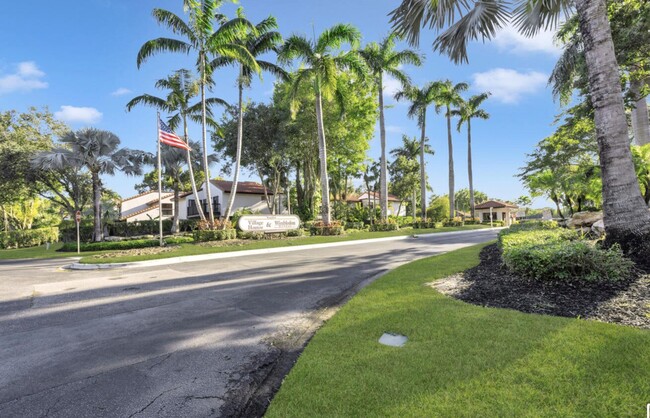 5691 Fox Hollow Dr in Boca Raton, FL - Building Photo - Building Photo