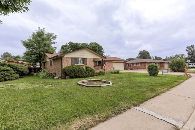 4342 N Sheridan Ave in Loveland, CO - Foto de edificio - Building Photo