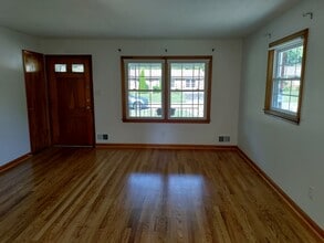 7914 Greenway Dr in Louisville, KY - Building Photo - Building Photo