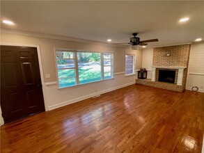 21 Opal St in Cartersville, GA - Building Photo - Building Photo