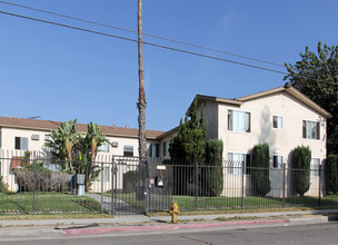 Casa Bien Apartments in Pacoima, CA - Building Photo - Building Photo