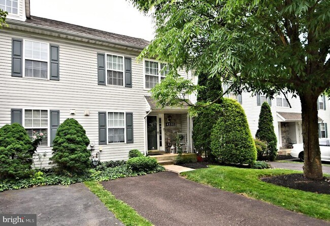 4530 Louise St Claire Dr in Doylestown, PA - Building Photo - Building Photo
