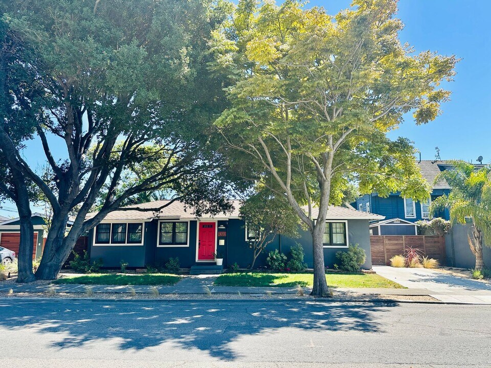 410 Taylor Ave in Alameda, CA - Building Photo