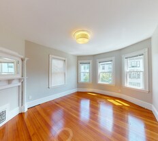 107 Oxford St, Unit 3 in Cambridge, MA - Building Photo