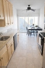 812 Old York Rd in Raritan, NJ - Building Photo - Building Photo