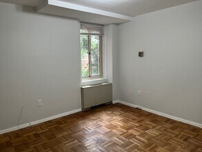 4000 Tunlaw Rd NW, Unit #319 in Washington, DC - Building Photo - Building Photo
