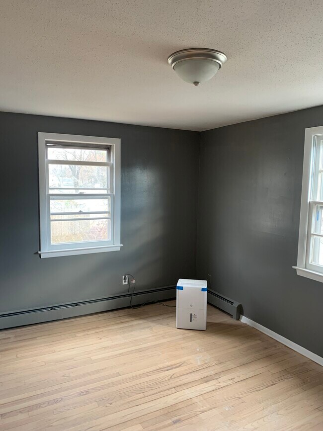 115 Cambridge St in Manchester, CT - Building Photo - Building Photo