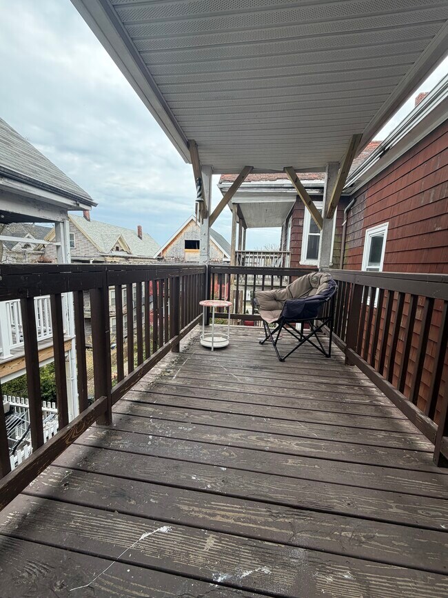 122 Calumet St, Unit 3 in Boston, MA - Foto de edificio - Building Photo