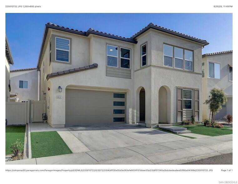 8612 Chaparral Way in Santee, CA - Foto de edificio