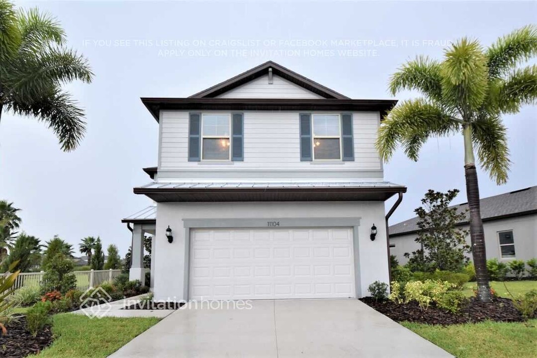 11104 Sage Canyon Dr. in Riverview, FL - Building Photo