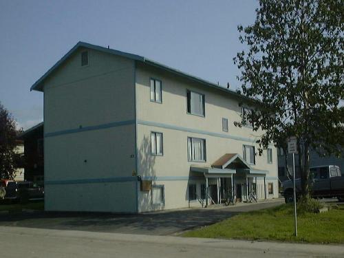 133 N Flower St in Anchorage, AK - Building Photo