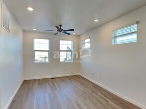 26145 E Calhoun Pl in Aurora, CO - Building Photo - Building Photo
