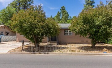 216 E Zuni Dr in Flagstaff, AZ - Building Photo - Building Photo