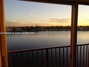 8560 N Sherman Cir in Miramar, FL - Building Photo