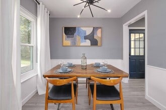 1911 Miles Ave in Austin, TX - Building Photo - Building Photo