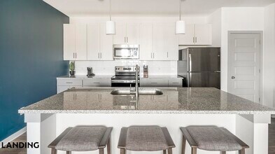 100 Wildwood Ct, Unit 534 in Birmingham, AL - Building Photo - Building Photo