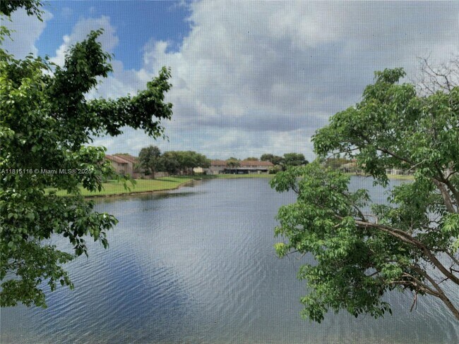 3711 NW 95th Terrace in Sunrise, FL - Building Photo - Building Photo