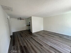 51099 Eisenhower Dr, Unit 4 in La Quinta, CA - Building Photo - Building Photo