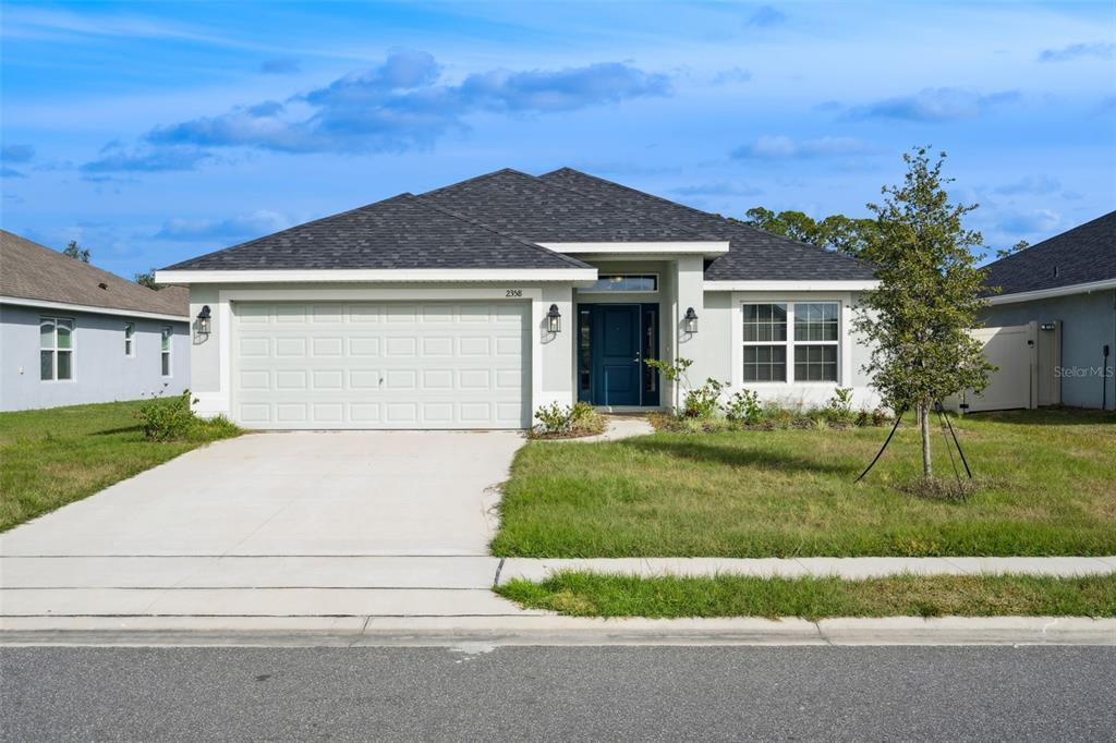 2358 Friendly Confines Rd in Davenport, FL - Building Photo