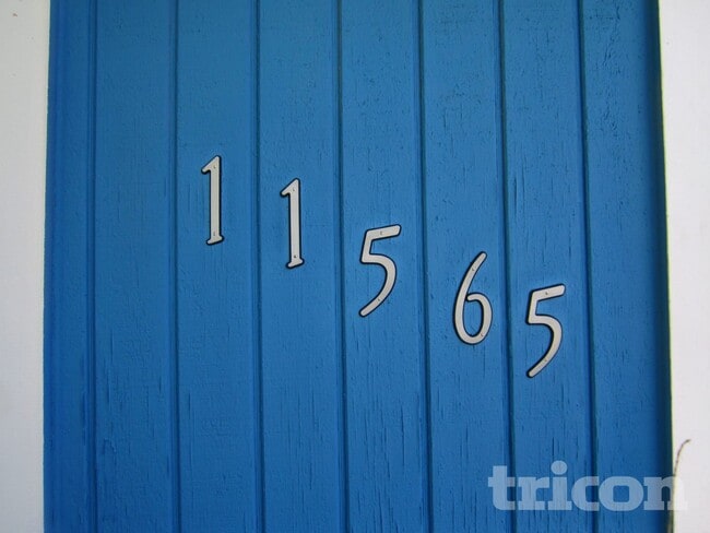 11565 N Ride Cir E in Jacksonville, FL - Foto de edificio - Building Photo