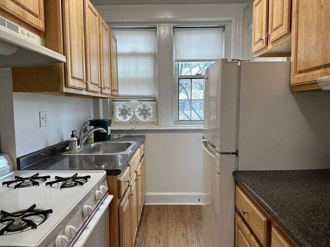 1 Craigie St, Unit 36 in Cambridge, MA - Foto de edificio - Building Photo