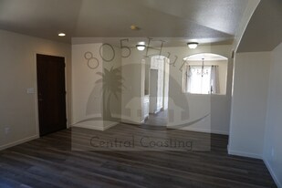 2035 Lassen Dr in Santa Maria, CA - Building Photo