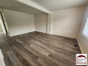 1738 Carriage Way in Frederick, MD - Foto de edificio - Building Photo