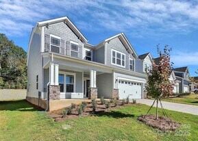 11027 Lochmere Rd in Charlotte, NC - Building Photo