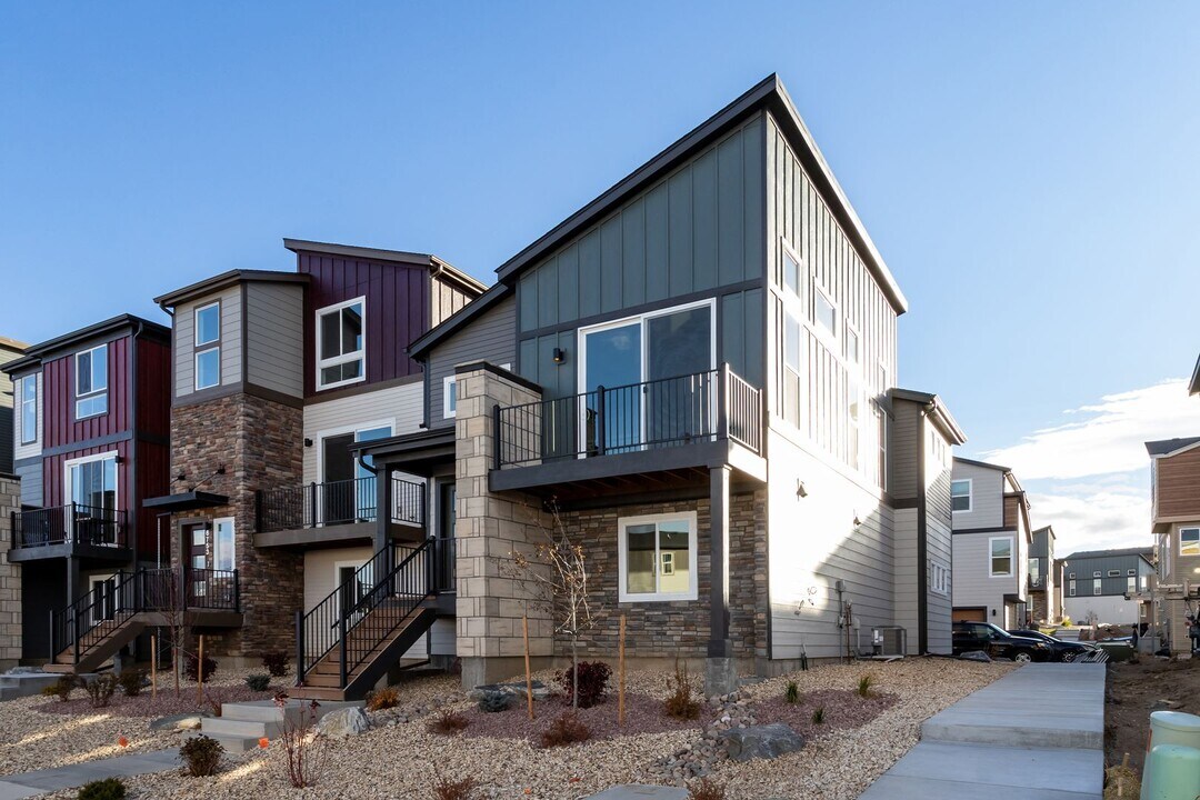 6739 Cool Breeze Dr in Colorado Springs, CO - Foto de edificio
