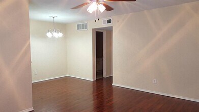 6200 Ranchester Dr in Houston, TX - Building Photo - Building Photo